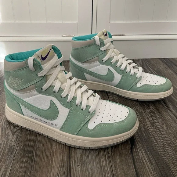 Rare Nike Air Jordan 1 Retro High OG “Turbo Green” Size 7 Men/8.5 Women - Picture 12 of 16